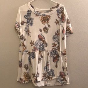 Floral top. Size XL.